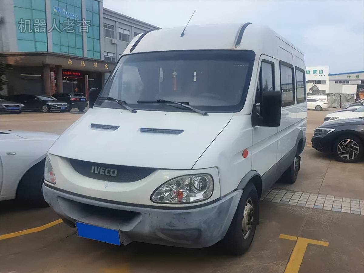 柯改装露营车小型专用客车DIY简单床车p